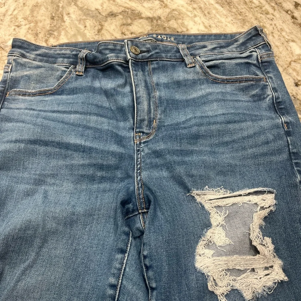 American eagle distressed‎ hi rise jegging Jena’s size 16 short